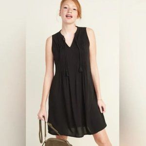 Old Navy - Sleeveless Pintuck Tie Neck Swing Dress 144650 | Small | Black